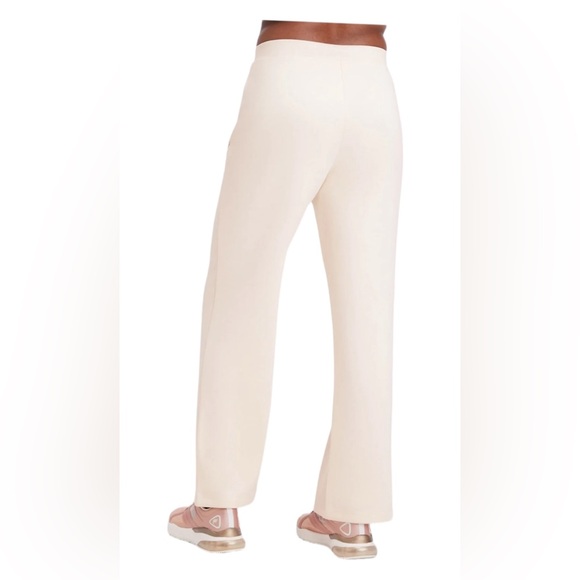 Fabletics Plush Interlock Wide Leg Pant medium. Oat color. Great condition! - Picture 5 of 12